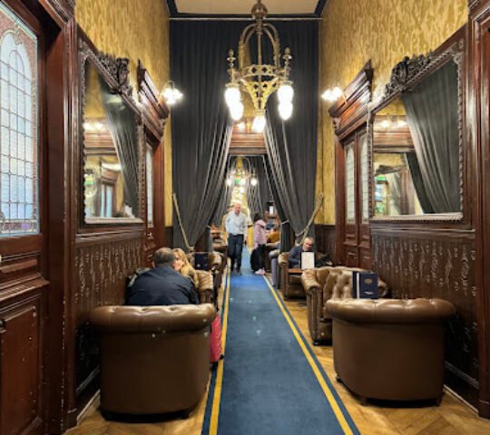 Le Train Bleu
